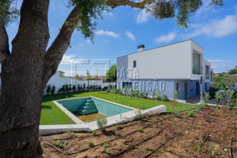 Moradia T4 para Venda em Alcabideche Foto 78