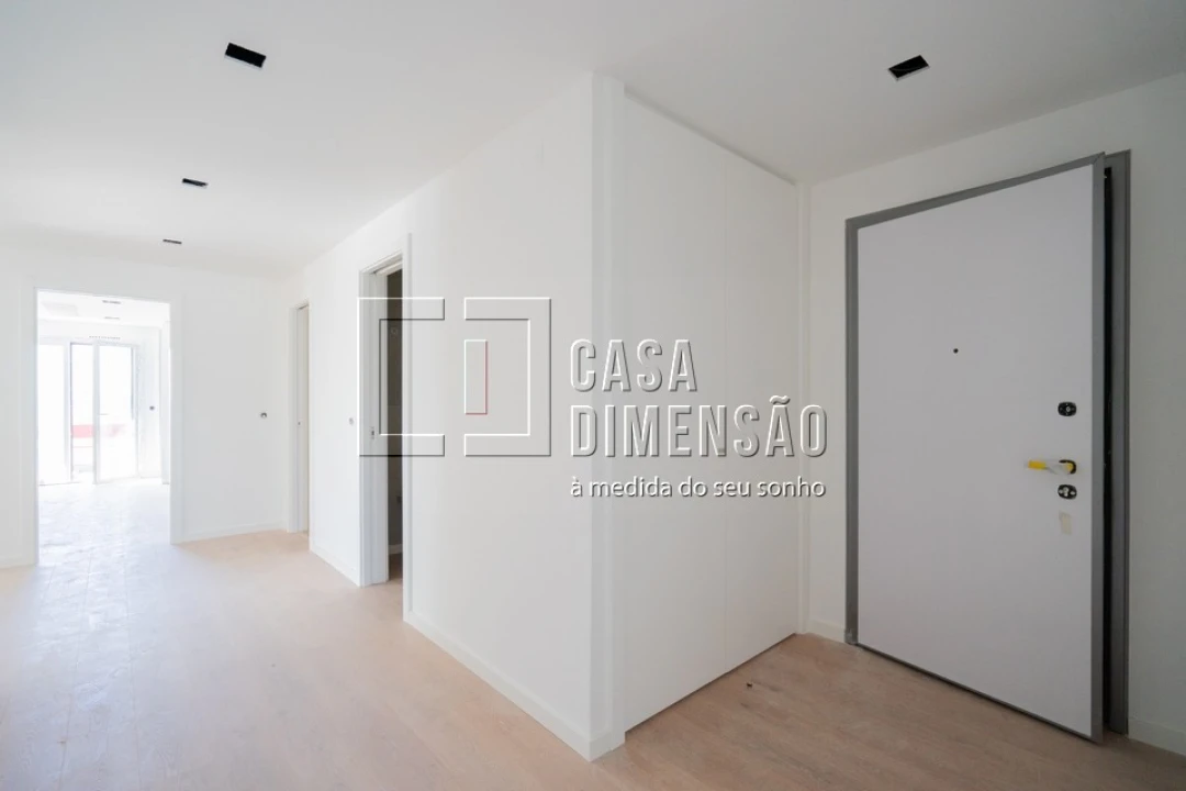 Apartamento T4 para Venda em Carnaxide e Queijas Foto 2