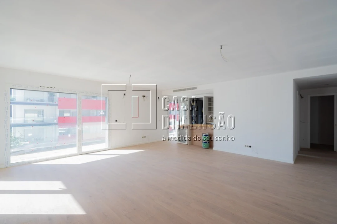 Apartamento T4 para Venda em Carnaxide e Queijas Foto 6