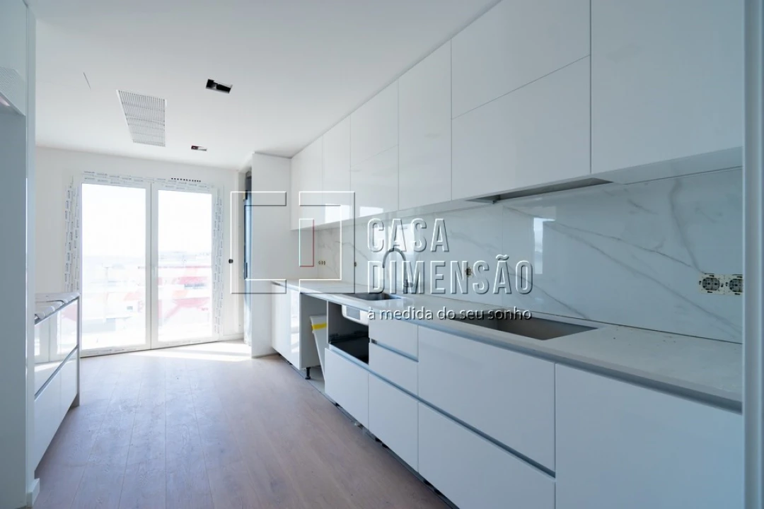 Apartamento T4 para Venda em Carnaxide e Queijas Foto 9