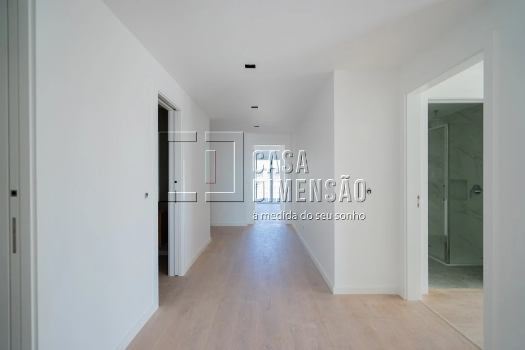 Apartamento T4 para Venda em Carnaxide e Queijas Foto 17