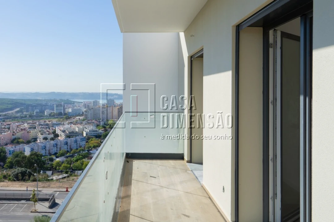 Apartamento T4 para Venda em Carnaxide e Queijas Foto 37
