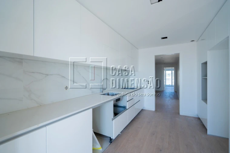 Apartamento T4 para Venda em Carnaxide e Queijas Foto 11
