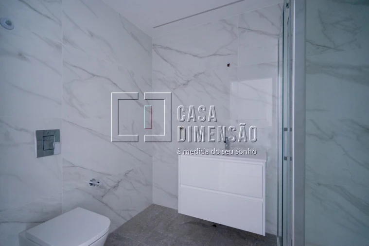 Apartamento T4 para Venda em Carnaxide e Queijas Foto 23