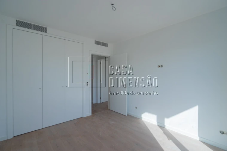 Apartamento T4 para Venda em Carnaxide e Queijas Foto 40