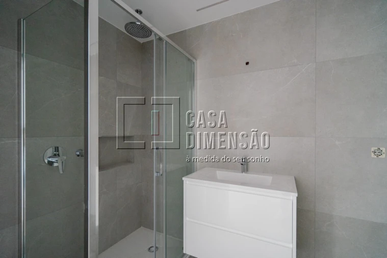 Apartamento T4 para Venda em Carnaxide e Queijas Foto 42