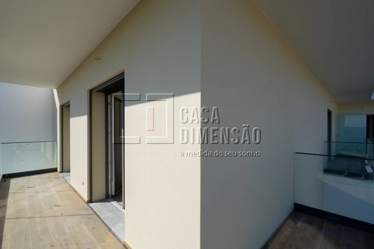 Apartamento T4 para Venda em Carnaxide e Queijas Foto 44