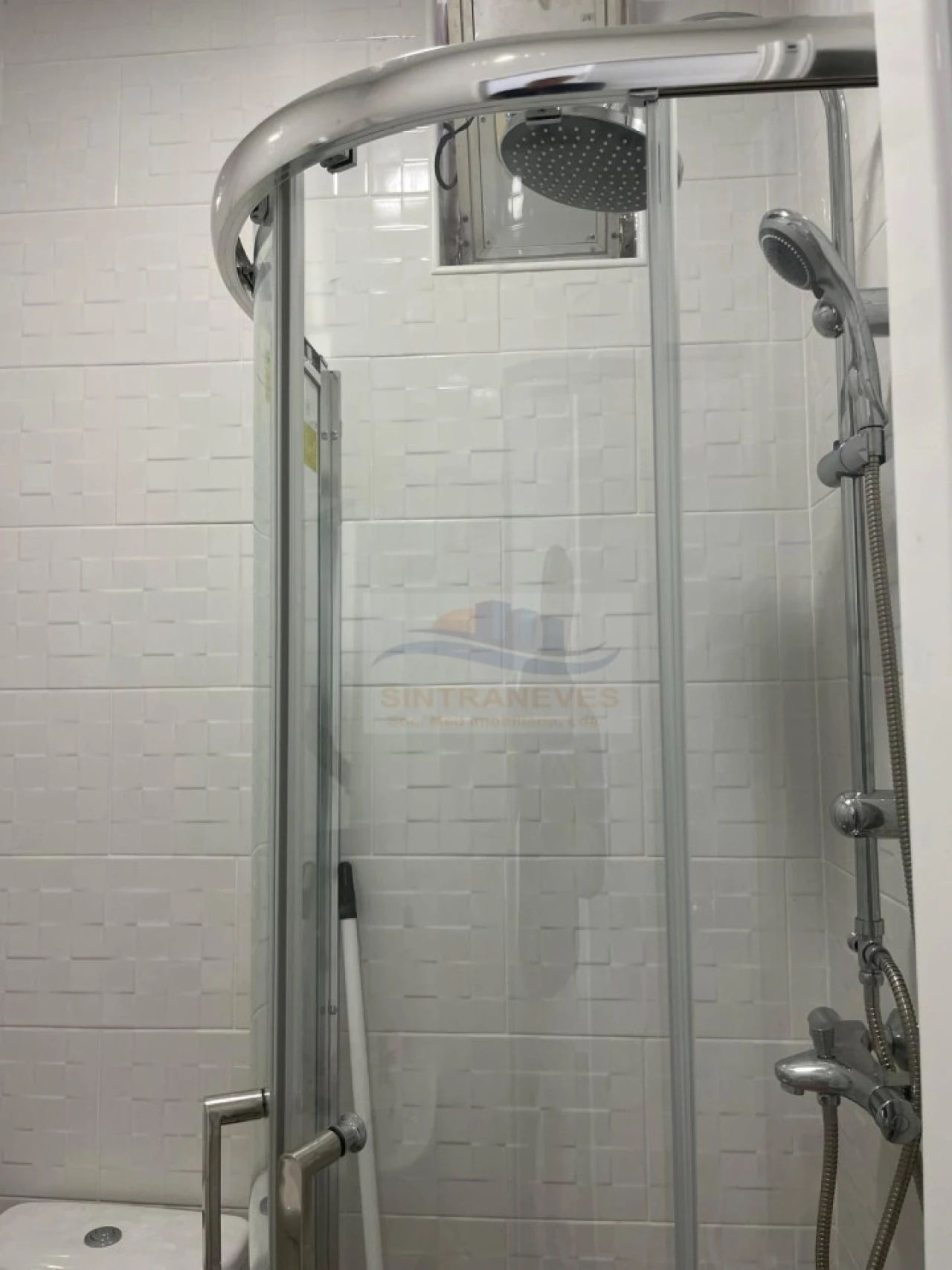 Apartamento T1 para Venda em Sacavém e Prior Velho Foto 3