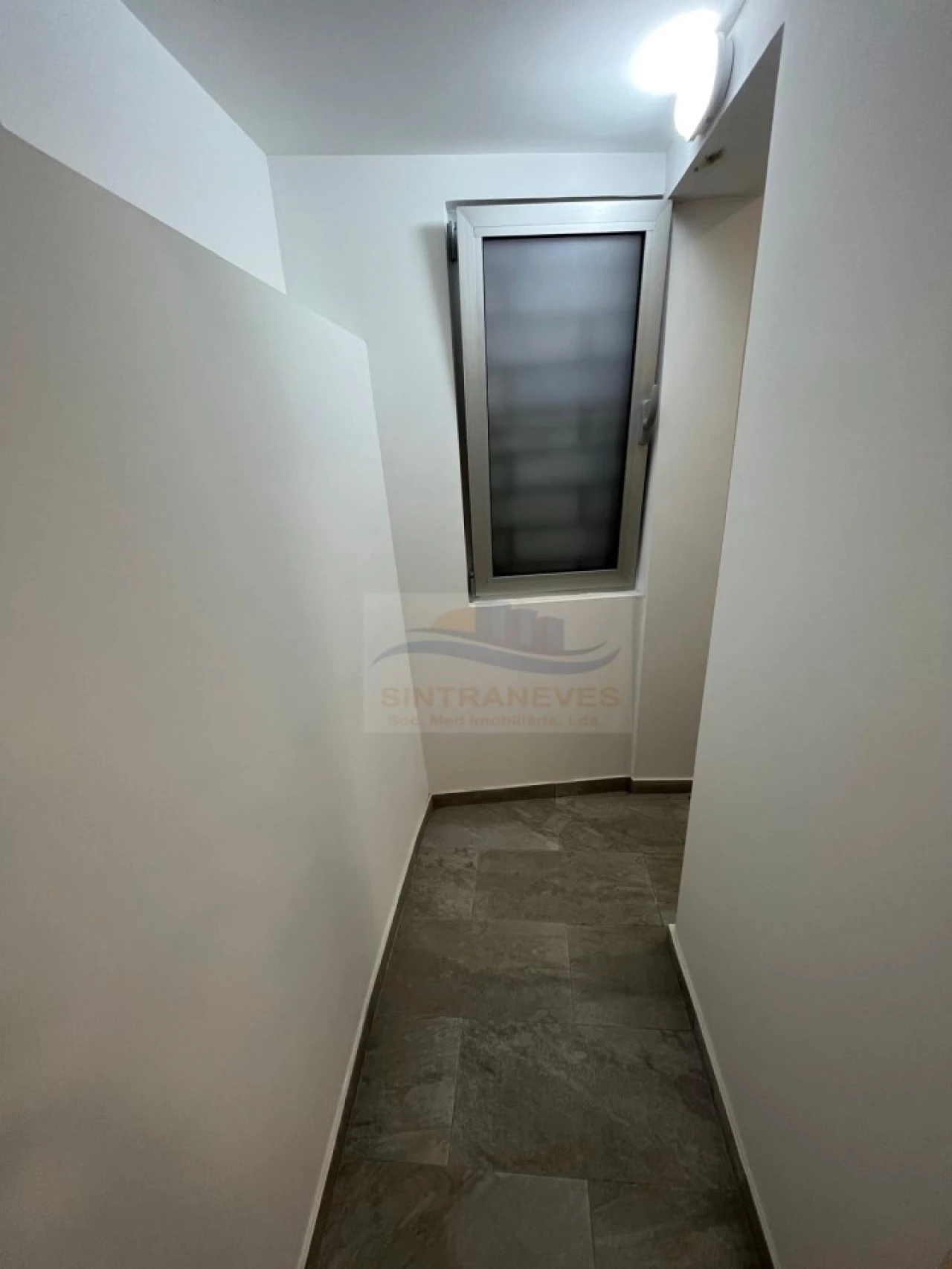 Apartamento T1 para Venda em Sacavém e Prior Velho Foto 12