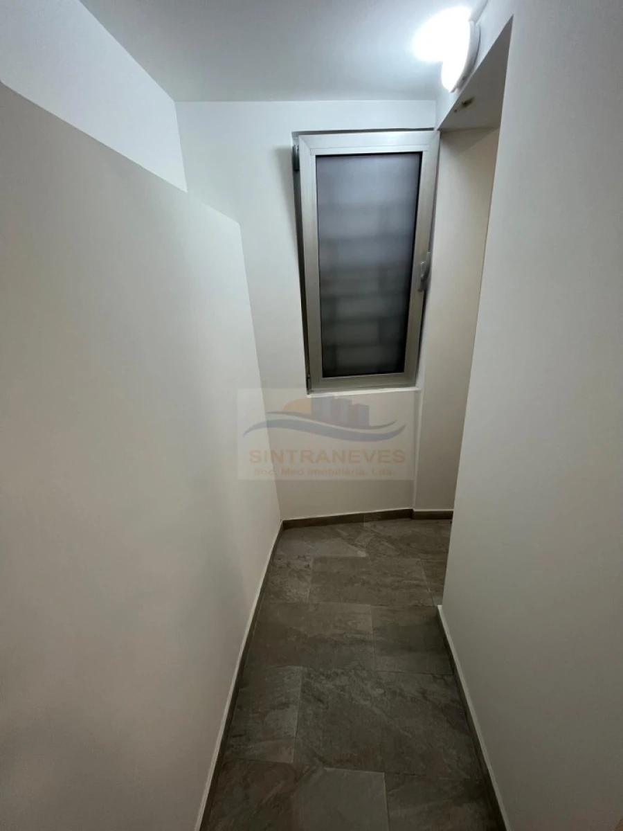 Apartamento T1 para Venda em Sacavém e Prior Velho Foto 12