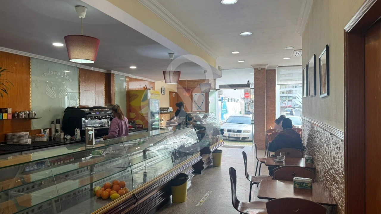 Negócio para Arrendamento em Mina de Água Foto 3