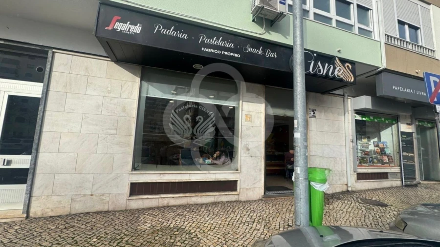 Negócio para Arrendamento em Mina de Água Foto 1