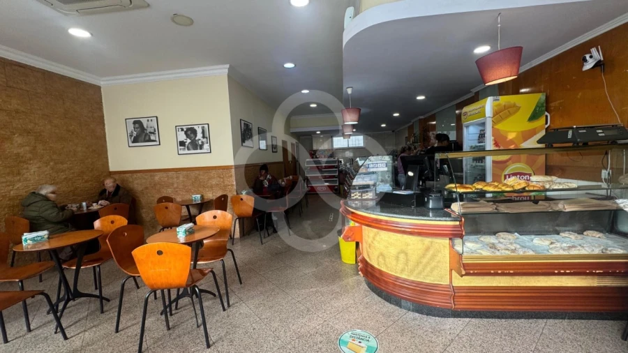 Negócio para Arrendamento em Mina de Água Foto 2