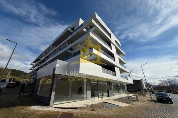 Loja para Venda em Povoa de Lanhoso (N. Senhora do Amparo) Foto 1