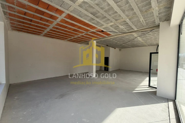 Loja para Venda em Povoa de Lanhoso (N. Senhora do Amparo) Foto 4