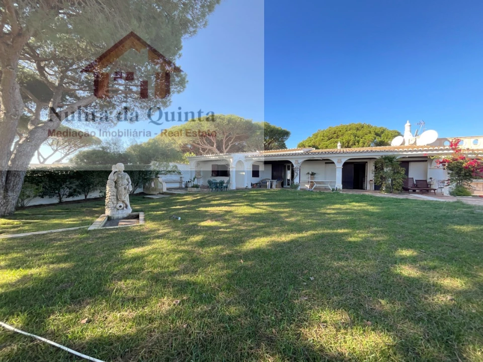 Moradia T4 para Venda em Albufeira e Olhos de Água Foto 3