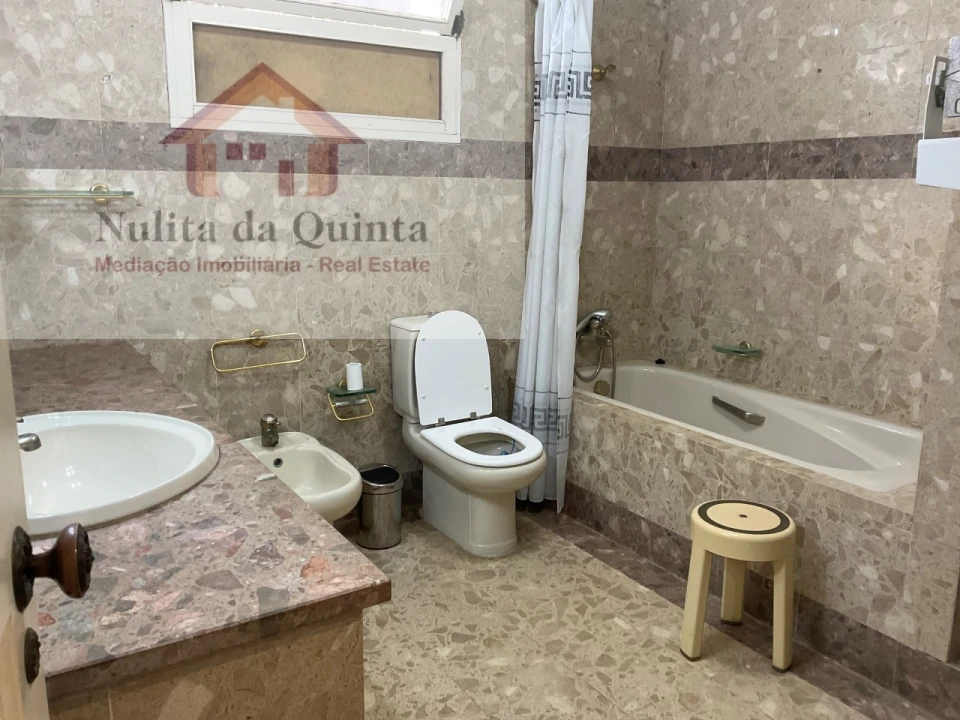 Moradia T4 para Venda em Albufeira e Olhos de Água Foto 28