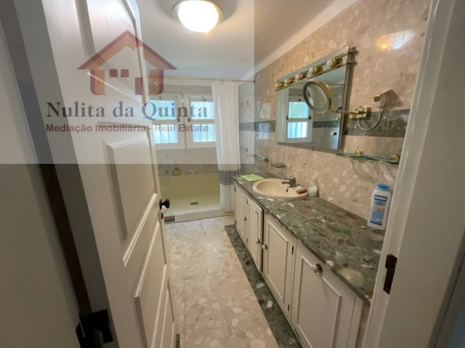 Moradia T4 para Venda em Albufeira e Olhos de Água Foto 27