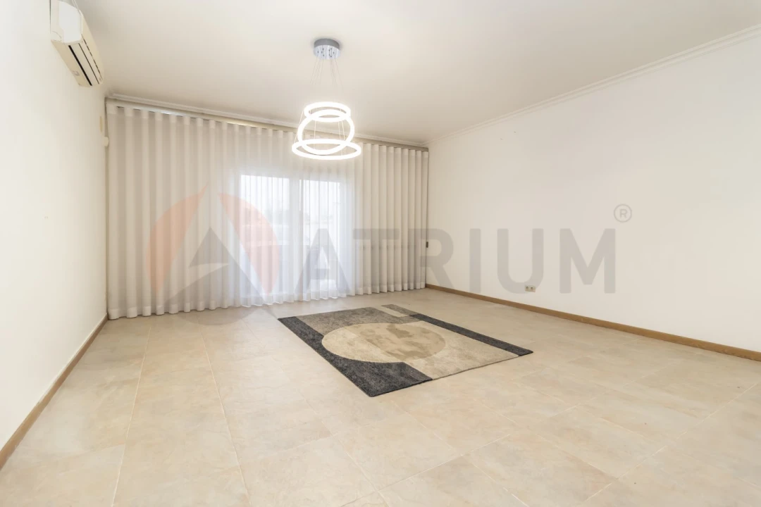 Moradia T7 para Venda em Sado Foto 15