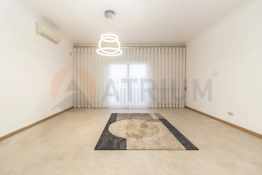 Moradia T7 para Venda em Sado Foto 16