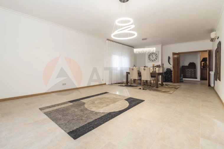 Moradia T7 para Venda em Sado Foto 12