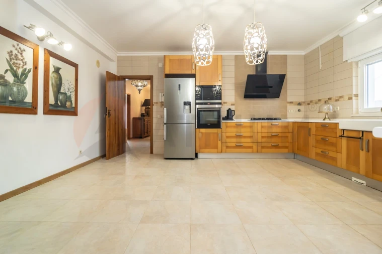 Moradia T7 para Venda em Sado Foto 17