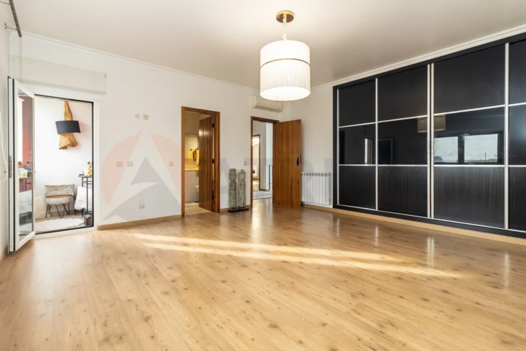 Moradia T7 para Venda em Sado Foto 47