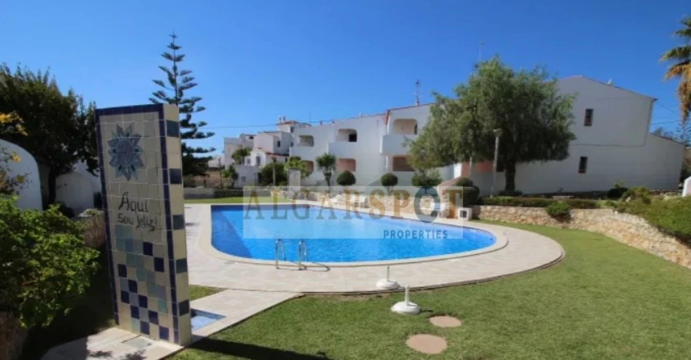 Moradia T2 para Venda em Armação de Pera Foto 20