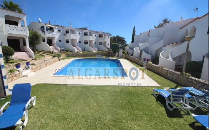 Moradia T2 para Venda em Armação de Pera Foto 2