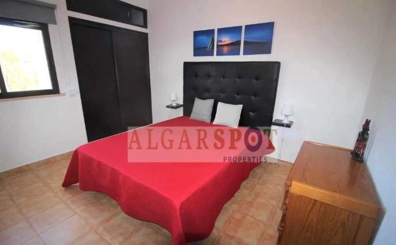 Moradia T2 para Venda em Armação de Pera Foto 10