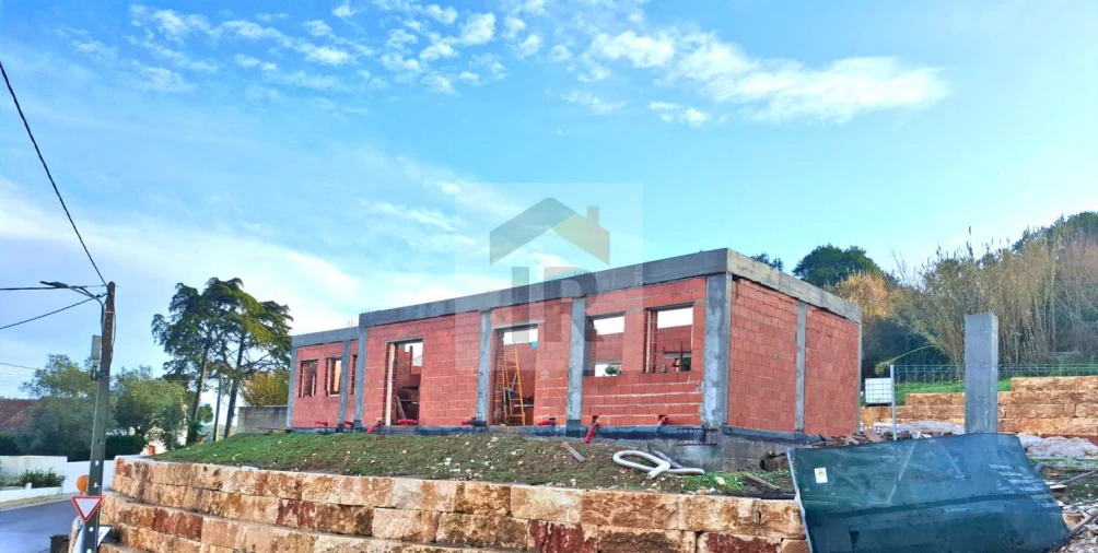 Moradia T3 para Venda em Salir de Matos Foto 29