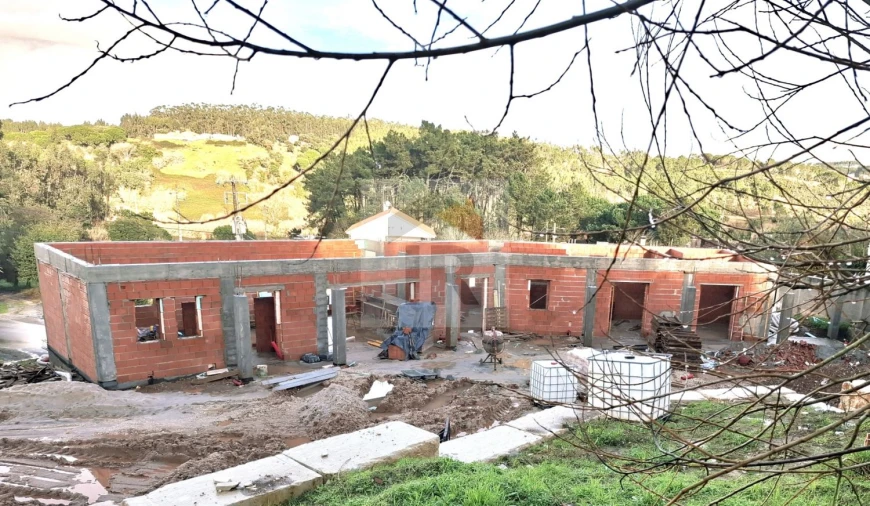 Moradia T3 para Venda em Salir de Matos Foto 7