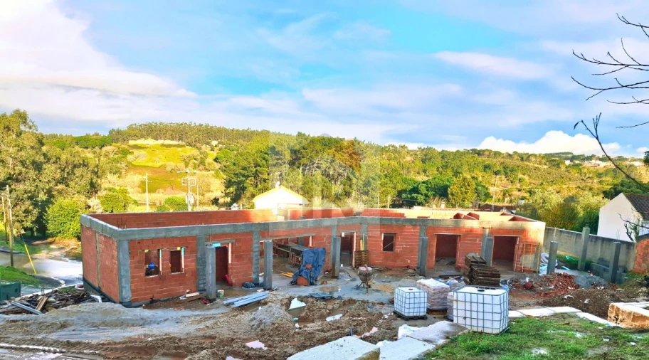 Moradia T3 para Venda em Salir de Matos Foto 22