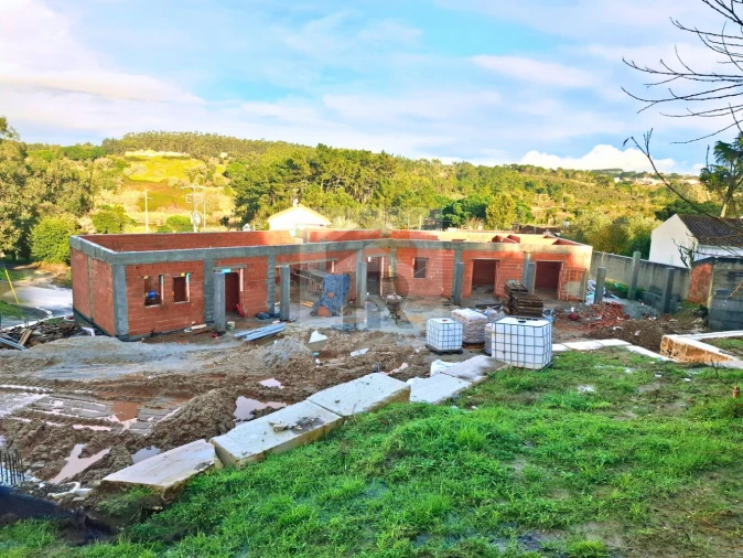 Moradia T3 para Venda em Salir de Matos Foto 23