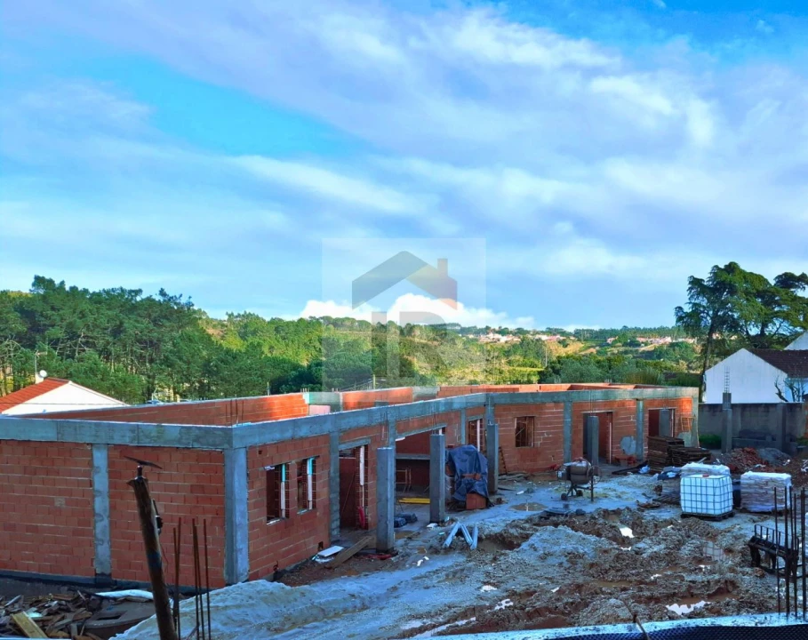 Moradia T3 para Venda em Salir de Matos Foto 18