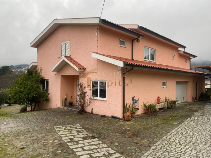 Moradia T6 para Venda em Adoufe e Vilarinho de Samardã Foto 1