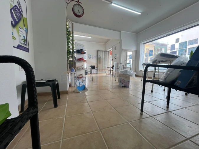 Loja para Trespasse em Atouguia da Baleia Foto 2