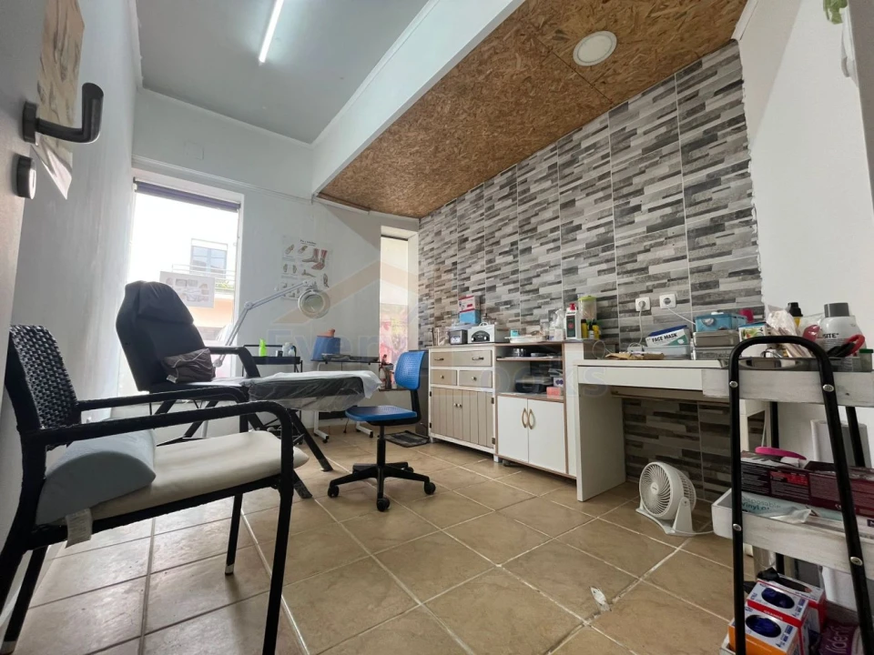 Loja para Trespasse em Atouguia da Baleia Foto 8