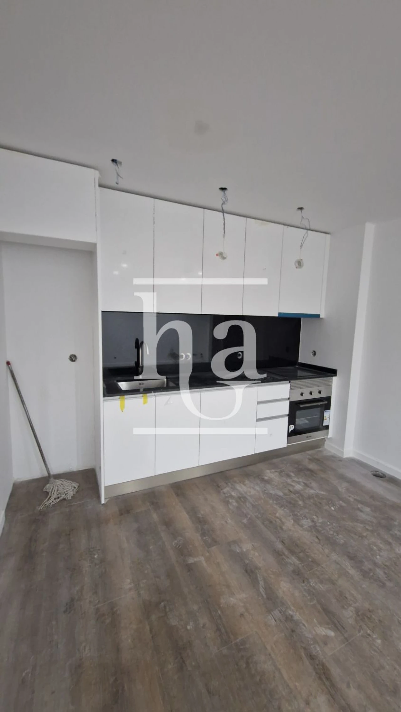 Apartamento T2 para Venda em Milheiros Foto 8