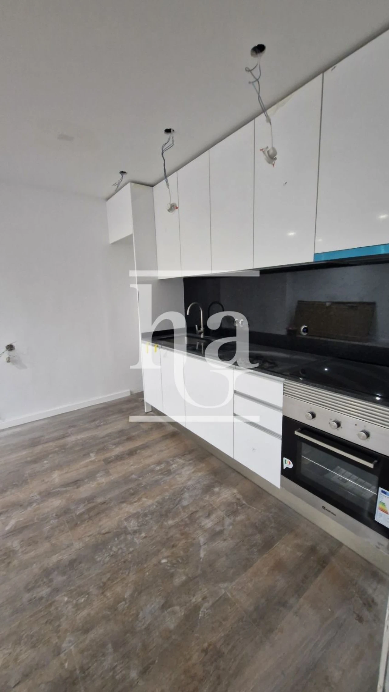 Apartamento T2 para Venda em Milheiros Foto 9