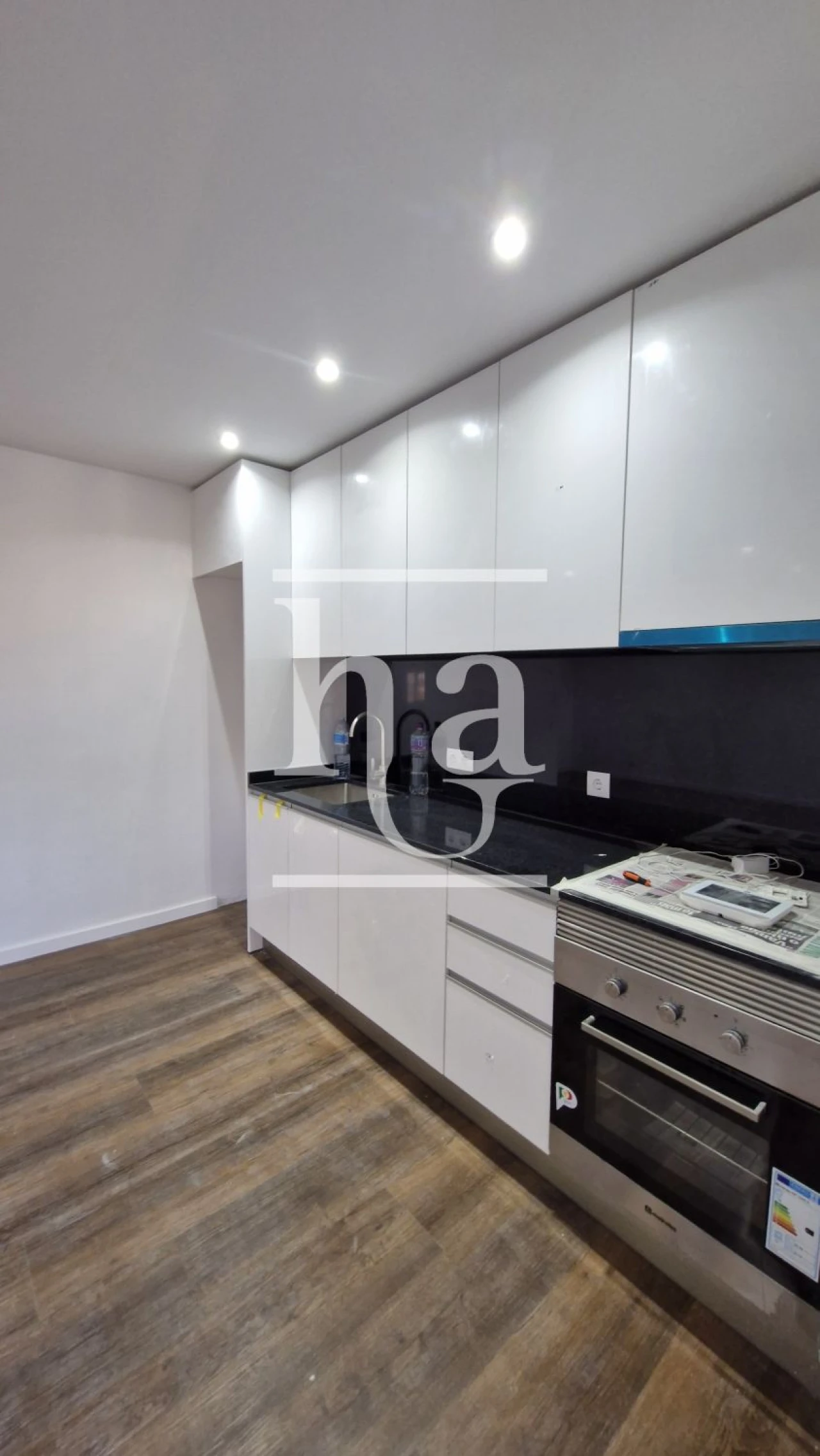 Apartamento T2 para Venda em Milheiros Foto 3