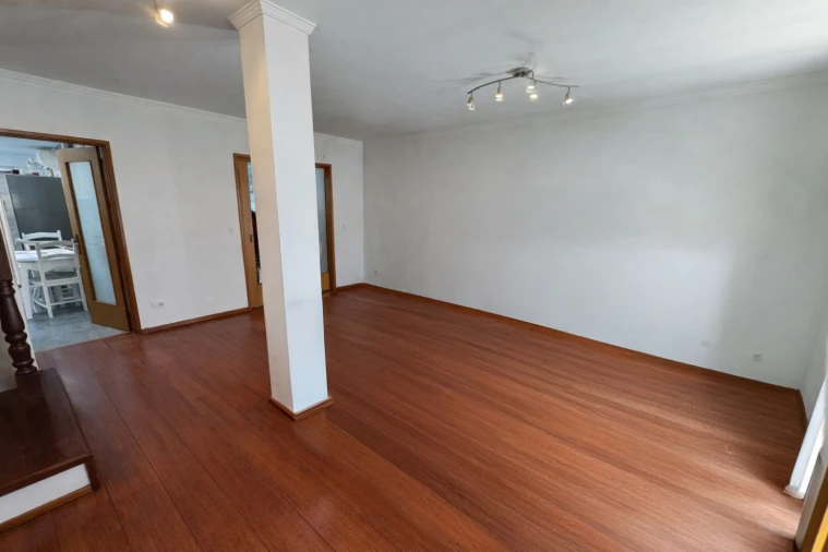 Moradia T4 para Venda em Castêlo da Maia Foto 5