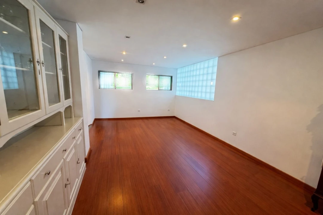 Moradia T4 para Venda em Castêlo da Maia Foto 6