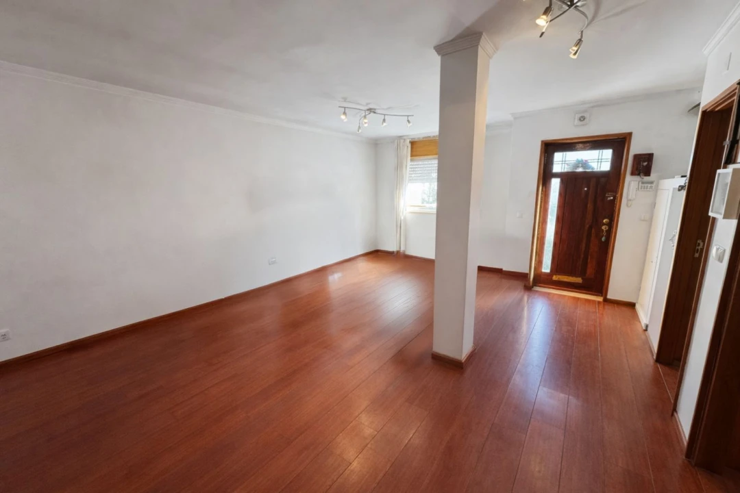 Moradia T4 para Venda em Castêlo da Maia Foto 4