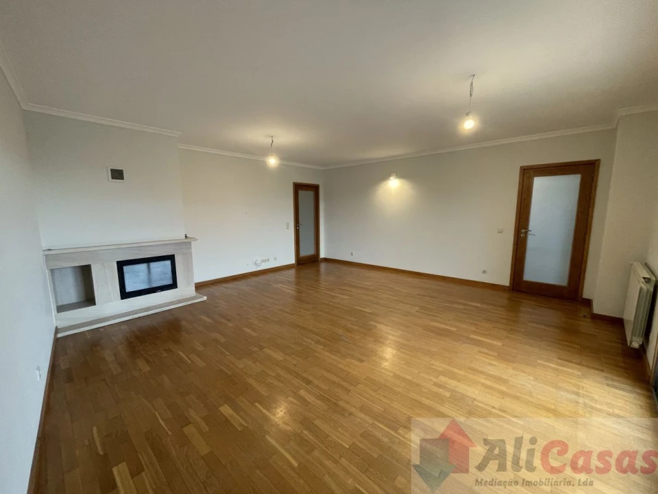 Apartamento T3 para Venda em São Felix da Marinha Foto 2