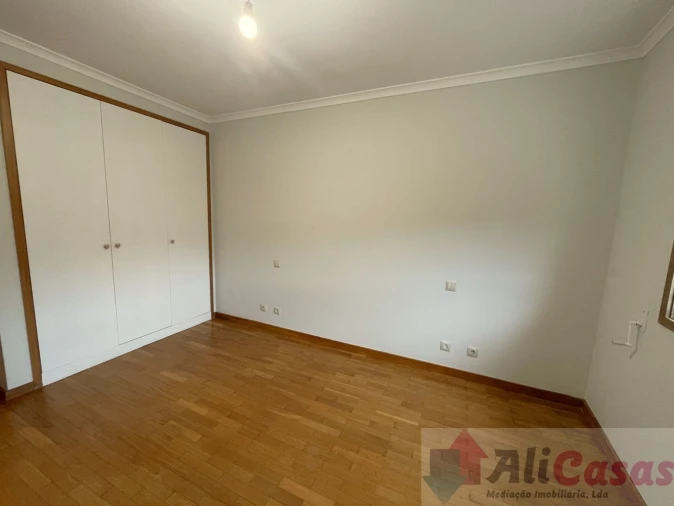 Apartamento T3 para Venda em São Felix da Marinha Foto 28