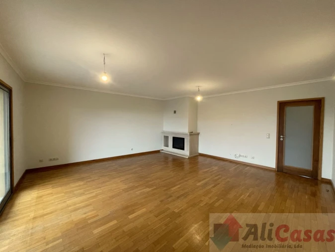 Apartamento T3 para Venda em São Felix da Marinha Foto 3