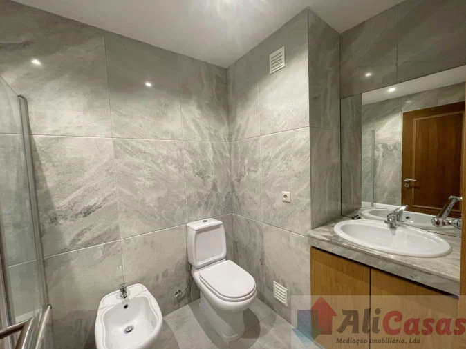 Apartamento T3 para Venda em São Felix da Marinha Foto 19