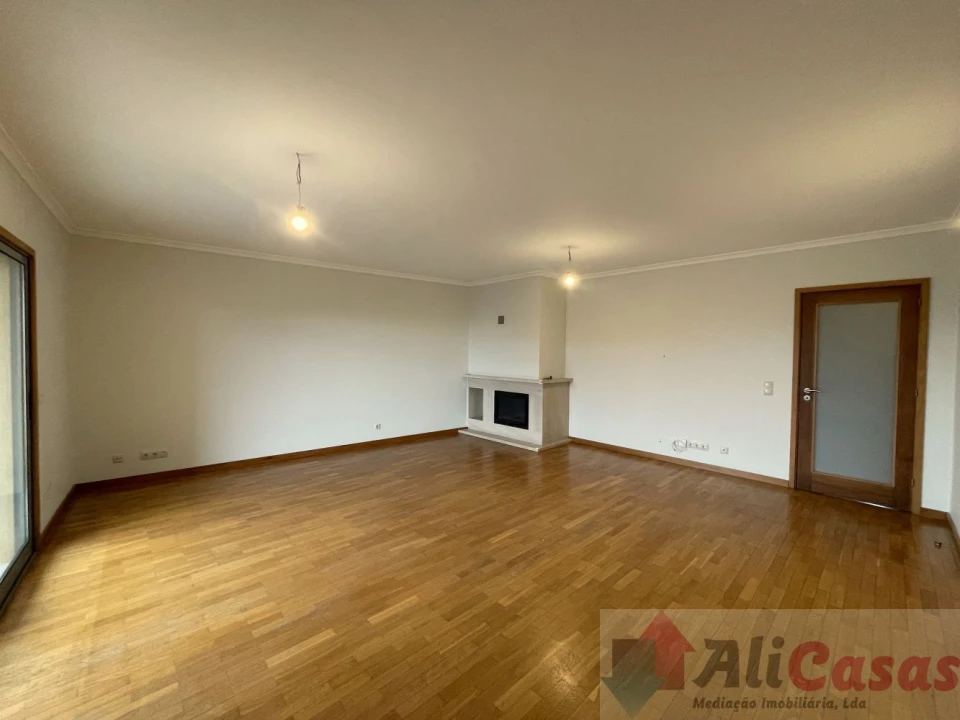 Apartamento T3 para Venda em São Felix da Marinha Foto 3