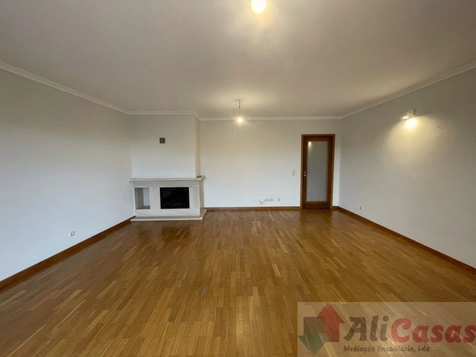 Apartamento T3 para Venda em São Felix da Marinha Foto 4